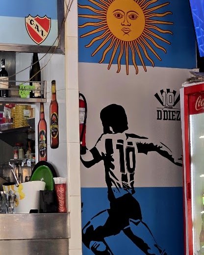 Interior de D'Diez Restaurante con ambiente cálido